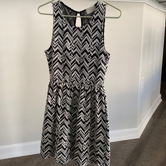 Everly black and cream cinched waist sleeveless dress - Picture 1 of 5